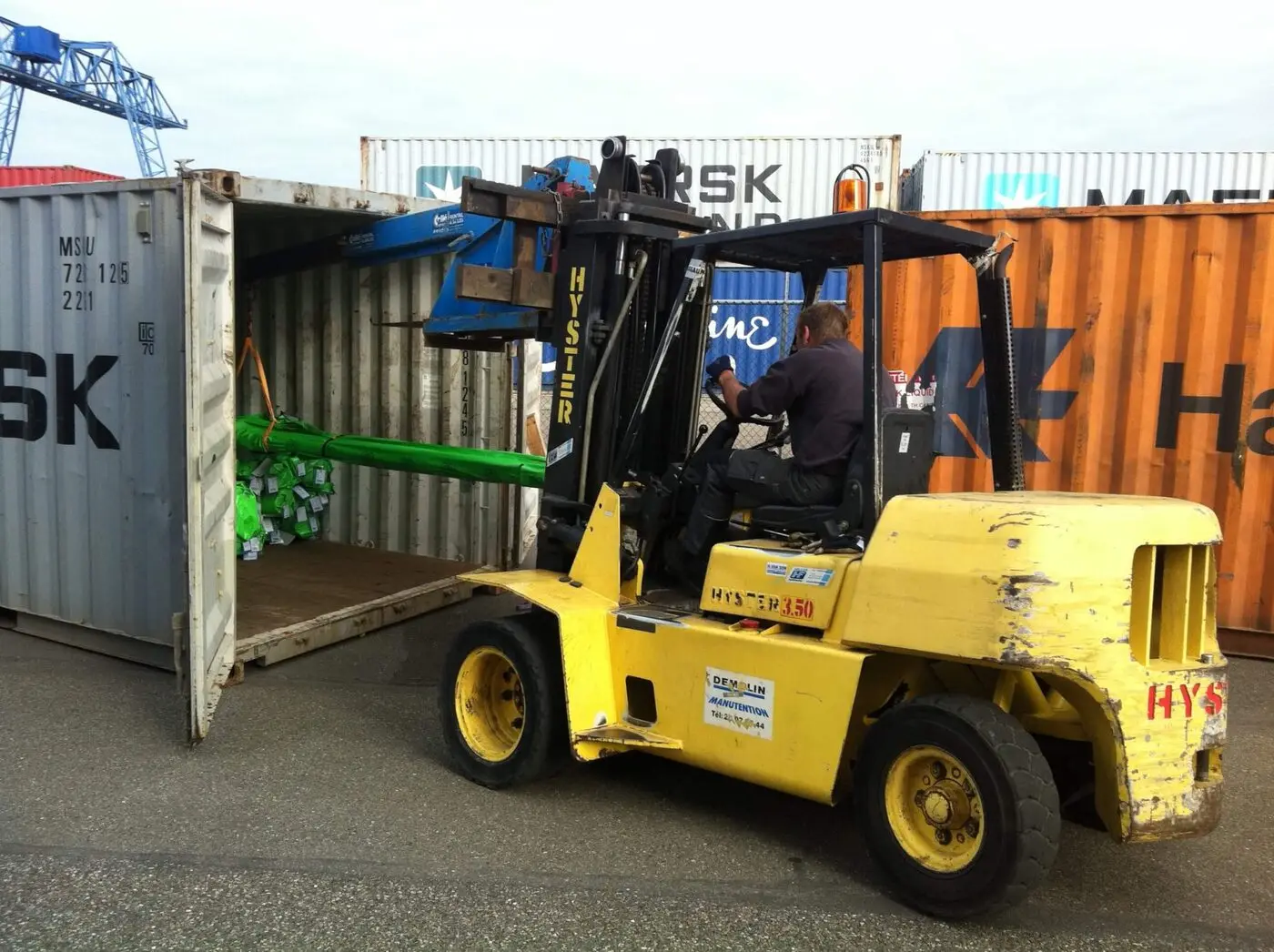 Container being stripped at the Maasterminal terminal